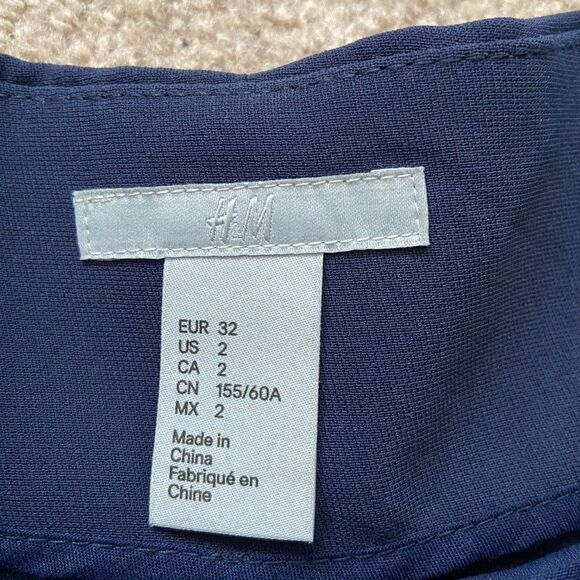 H&M Navy Ecru Paper-Bag Shorts - Picture 4 of 4